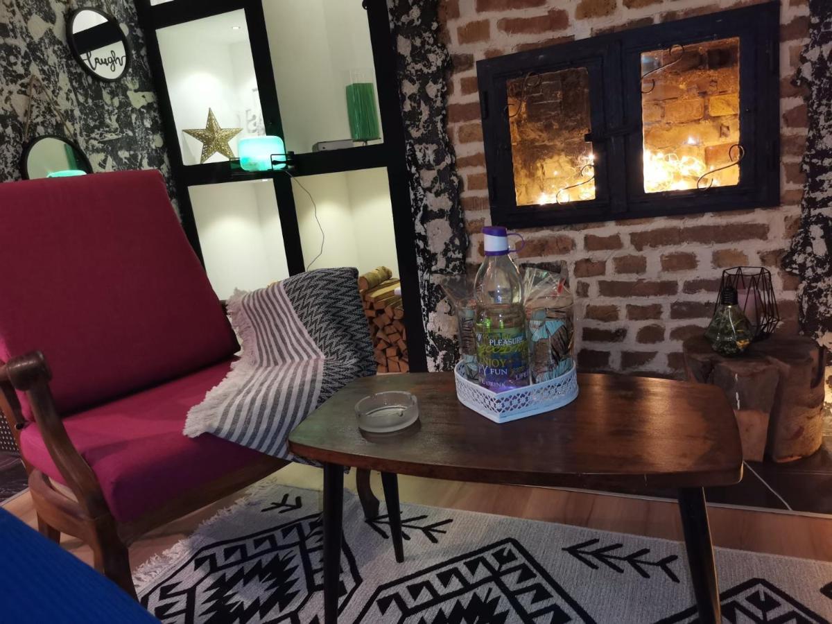 Studio Apartman Black & White Centar Sarajevo Free Parking Kültér fotó