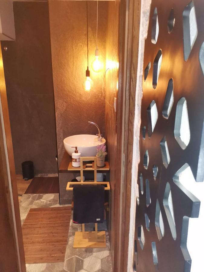 Studio Apartman Black & White Centar Sarajevo Free Parking Kültér fotó