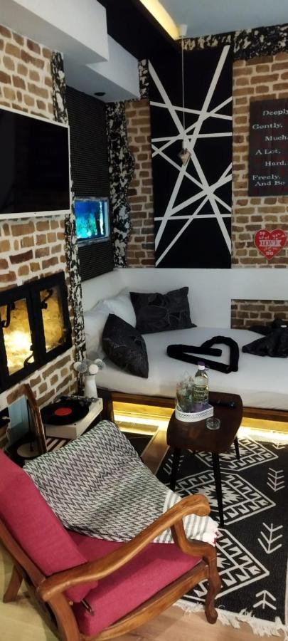Studio Apartman Black & White Centar Sarajevo Free Parking Kültér fotó