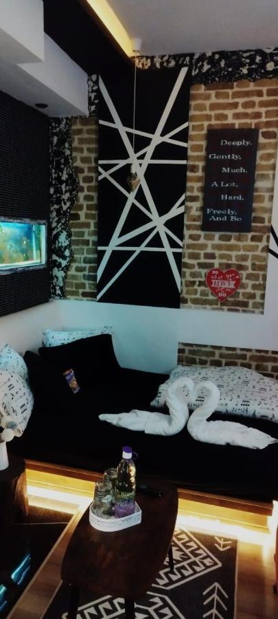 Studio Apartman Black & White Centar Sarajevo Free Parking Kültér fotó